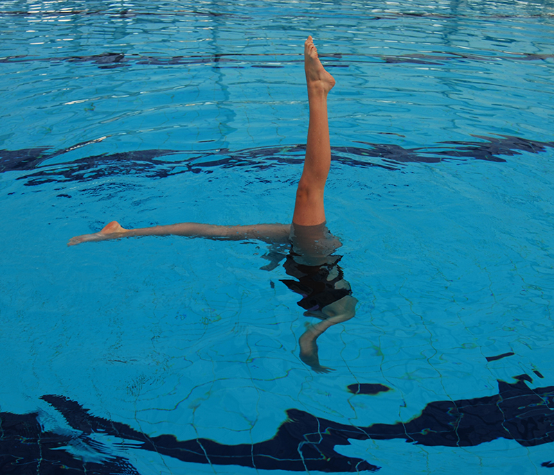 Las "Figuras" inician los Juegos Deportivos de Natación Sincronizada